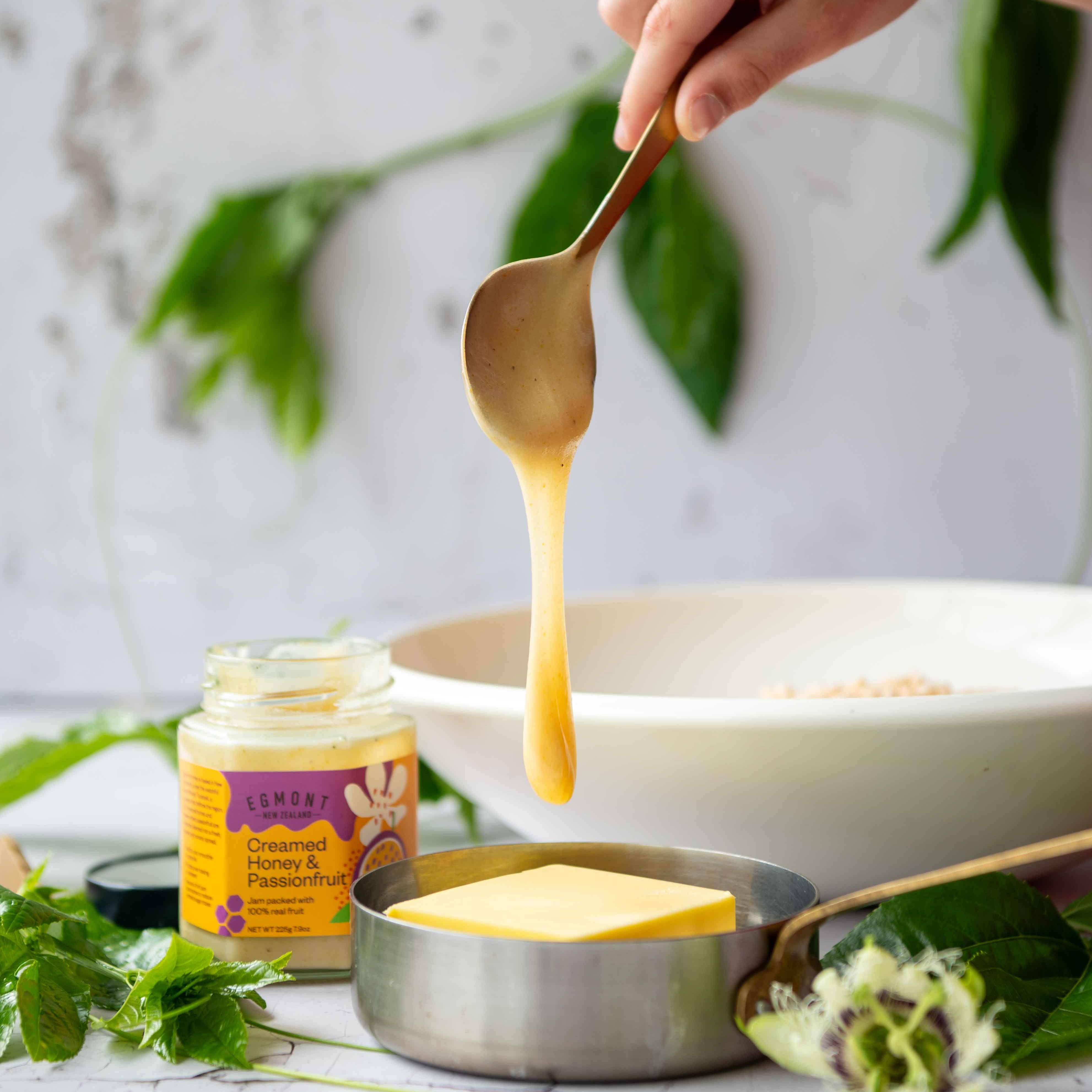 Creamed Honey & Passionfruit 225g